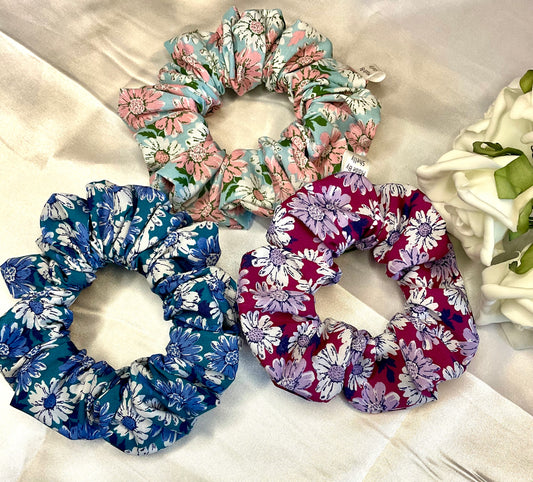 Daisy Hair Scrunchie